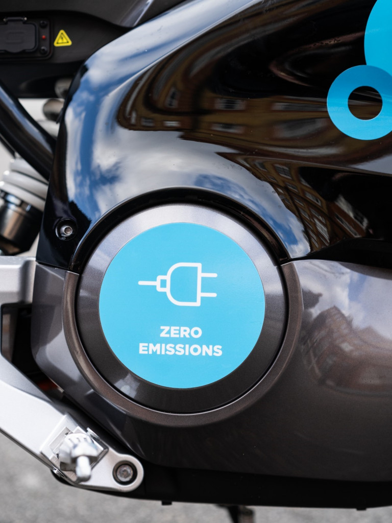 Zero Emissions badge on Super Soco motorbike
